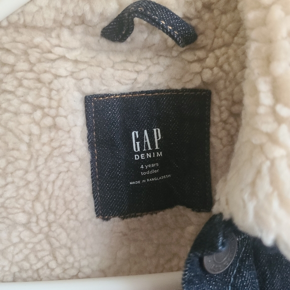 NWOT Gap Kids Sherpa Lined Denim Jacket Size 4 Years - Picture 4 of 7